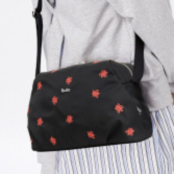 Casual portable messenger bag